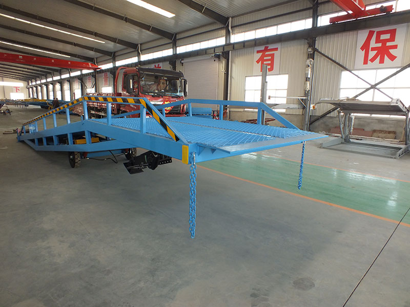 移动式液压登车桥