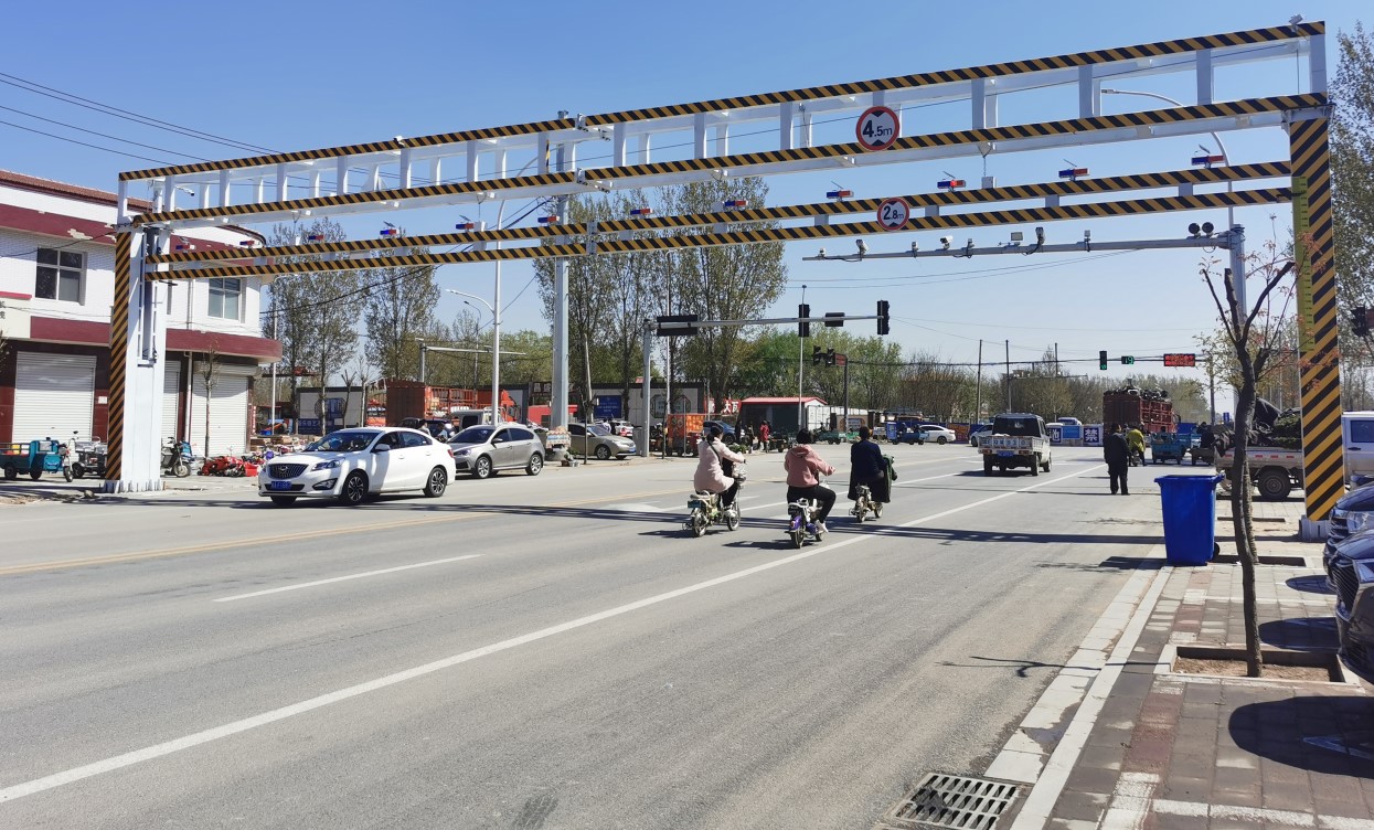 河南省信阳市限高架安装完毕